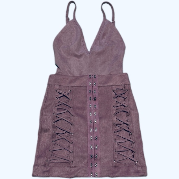 BNWT Oh Polly Turn of the Tied Suede Mini skirt & bodysuit in Mauve - Picture 5 of 8